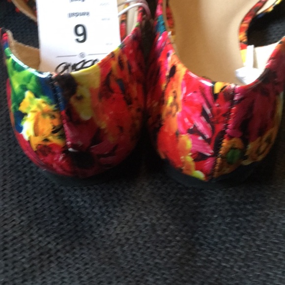 NWT Kendall Floral Bright SlipOn pointed toe shoes - Picture 7 of 7
